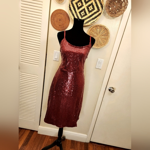 Red Sequin Mini Dress With Side Split - Picture 5 of 10